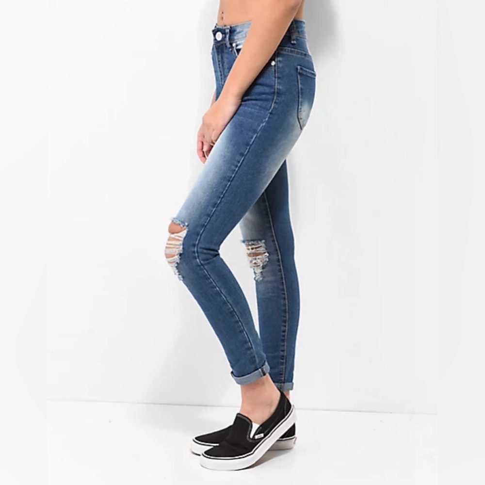 NWT High Rise Thrill Jeans - Picture 3 of 7